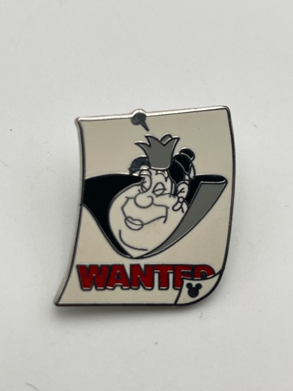 Disney Pin Cast Lanyard Series Wanted Posters Queen of Hearts